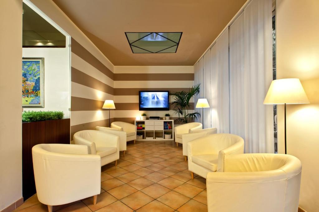 Hotel Esplanade Римини Екстериор снимка